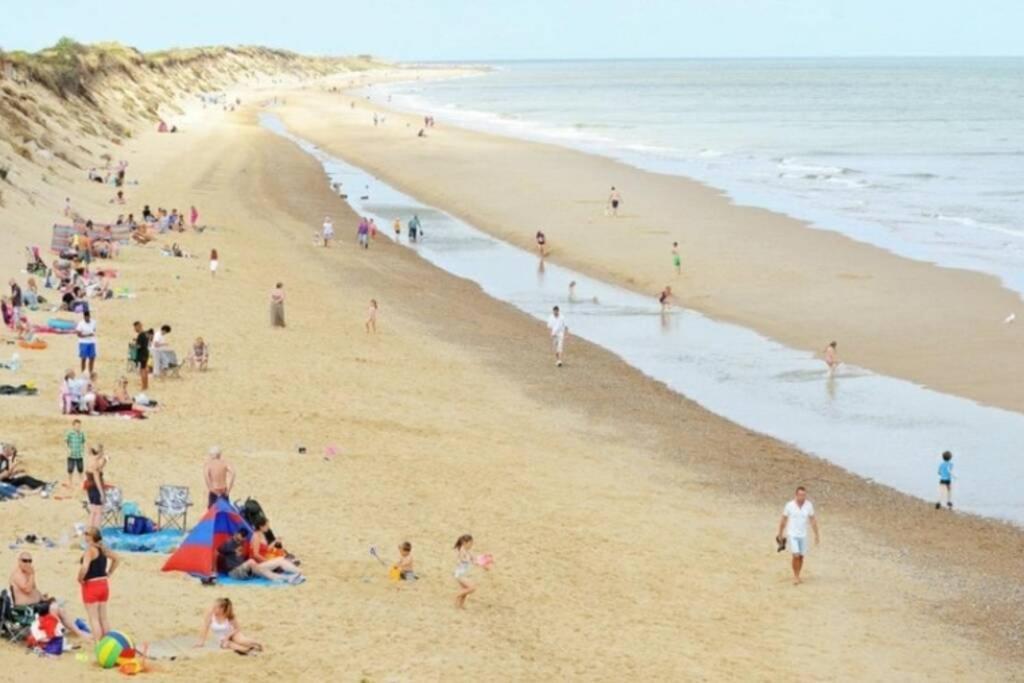Cute Chalet Near The Beach Great Yarmouth Buitenkant foto